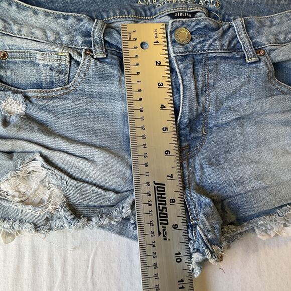 American Eagle Outfitters Women Shorts 14 Light Blue Denim Cutoff 2.5” Inseam - Picture 8 of 10